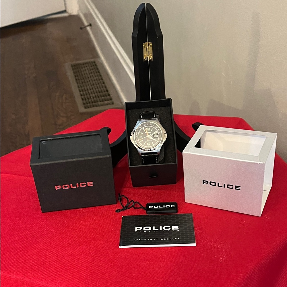 New in Box Police Mens Watch with Genuine Leather Strap